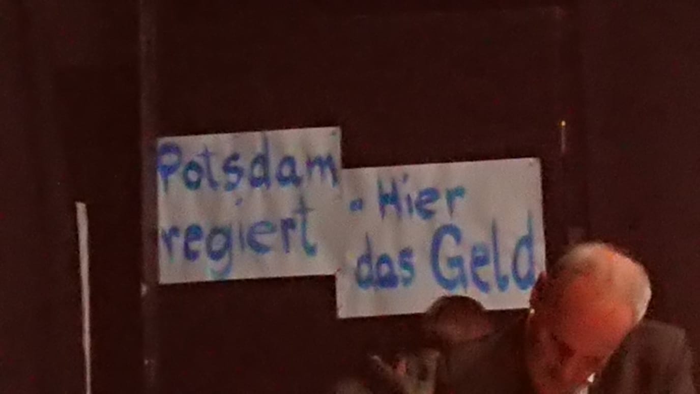 „Ein UFO wird in Potsdam landen!“